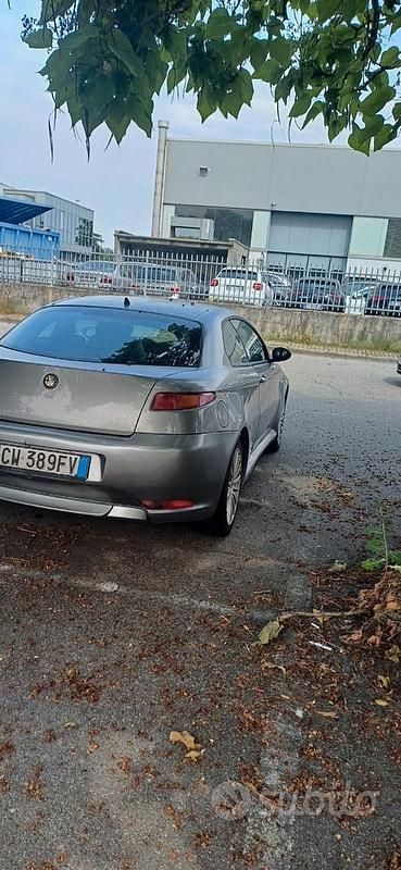 Usata Alfa Romeo GT 150 CV (110 kW) 2005 Grigio Coupé