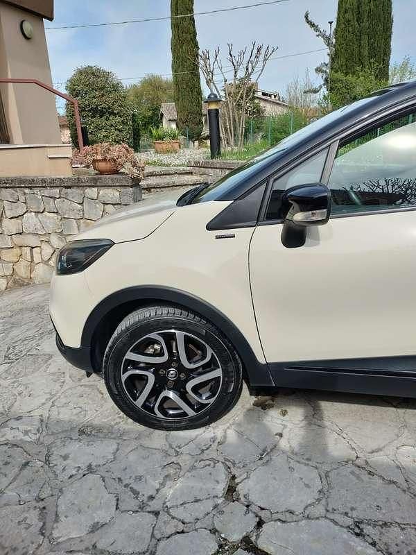 Usata Renault Captur 90 CV (66 kW) 2017 Beige SUV