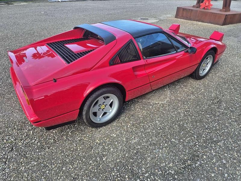 Usata Ferrari 328 271 CV (199 kW) 1986 Rosso Cabrio