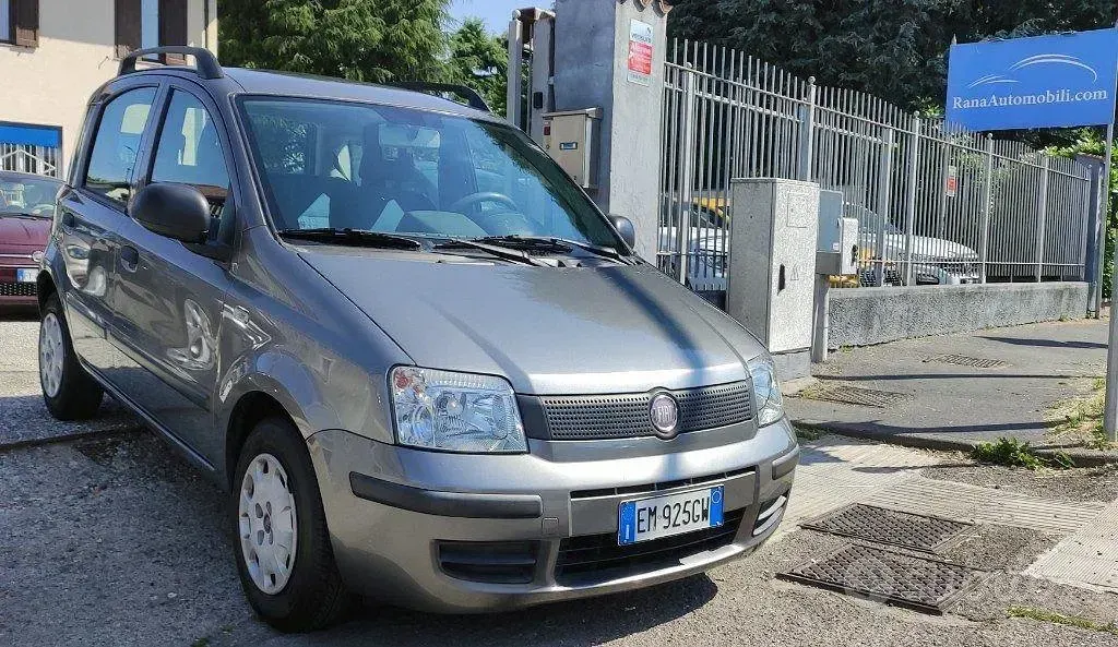 Usata Fiat Panda Active 69 CV (50 kW) 2012 Grigio Utilitaria