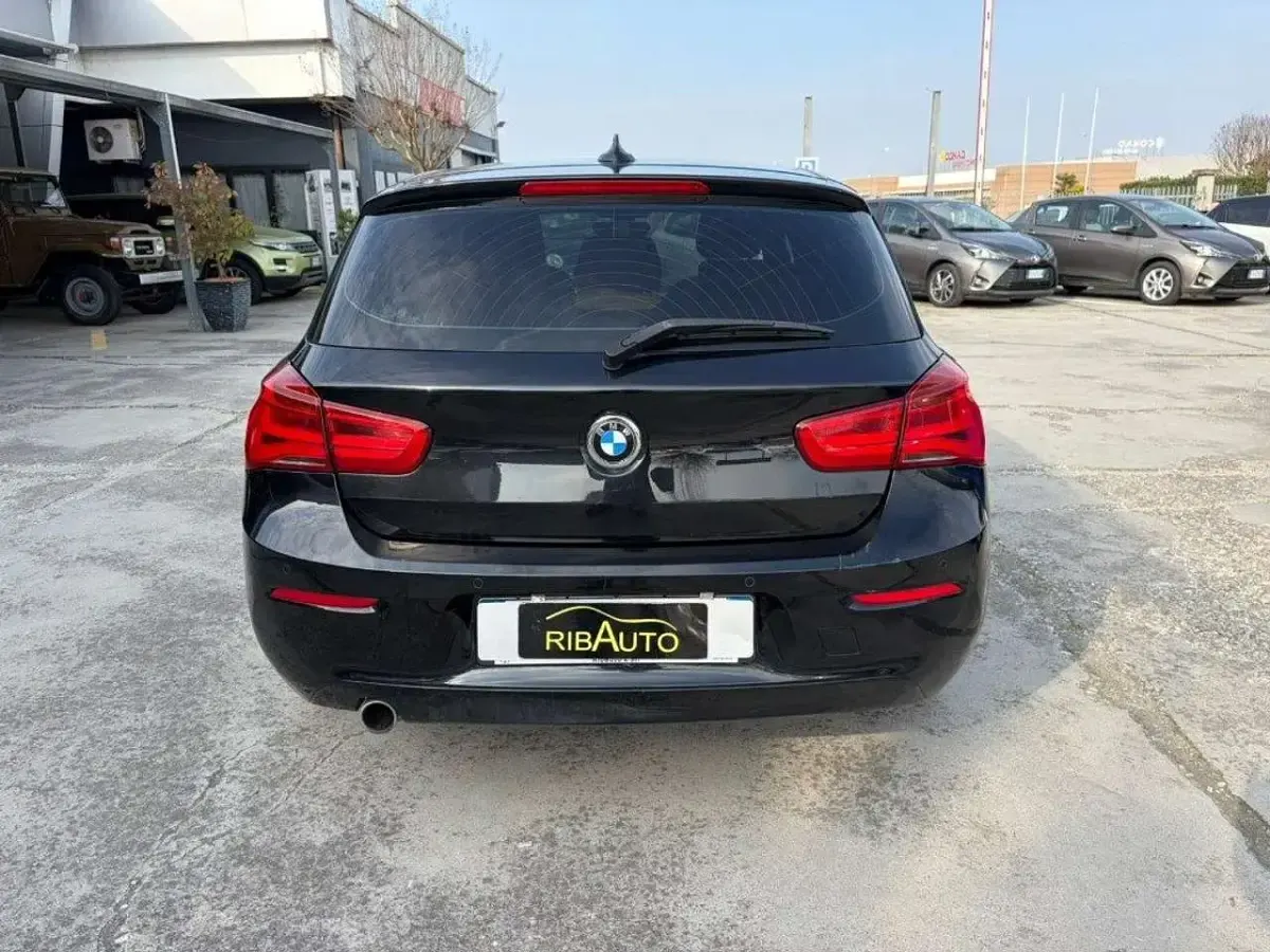 Usata BMW 118 150 CV (110 kW) 2019 Nero Berlina