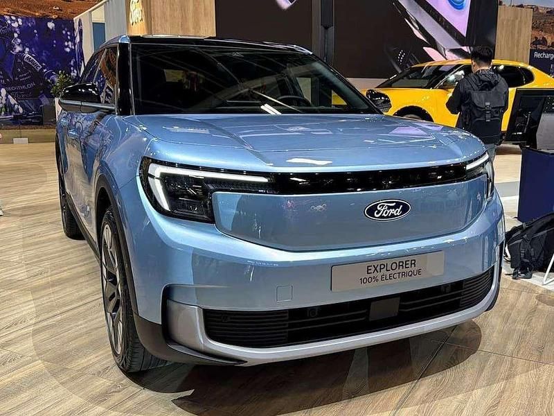 Usata Ford Explorer Extended Range 250 kW (340 CV) 2024 Blu/azzurro SUV