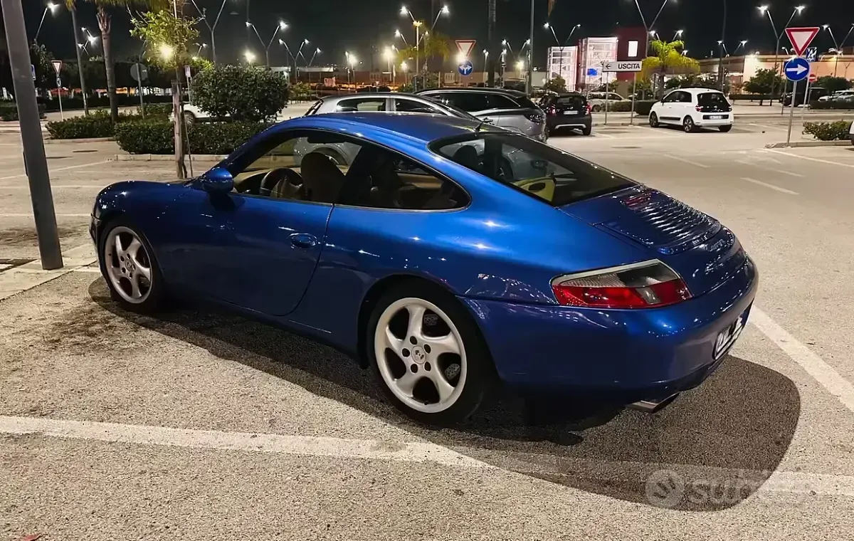 Usata Porsche 911 Carrera 300 CV (220 kW) 2000 Bluazzurro Coupé