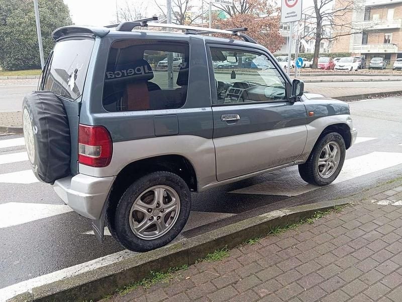 Usata Mitsubishi Pajero 114 CV (83 kW) 2005 Argento SUV