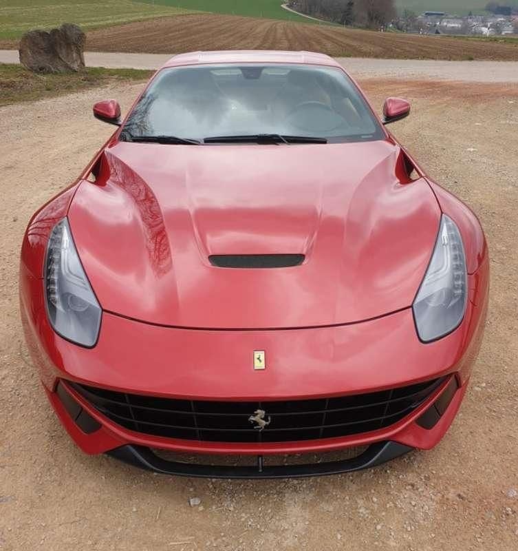 Usata Ferrari F12 741 CV (545 kW) 2013 Rosso Coupé