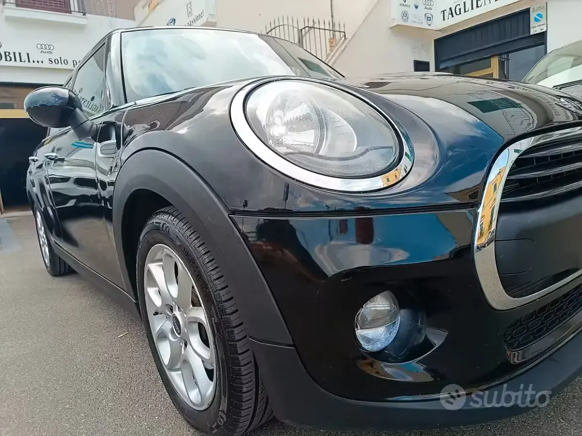 Usata Mini Cooper D Business 95 CV (69 kW) 2017 Nero Utilitaria