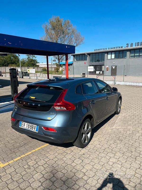 Usata Volvo V40 Kinetic 2014 Blu Berlina