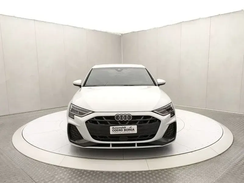 Usata Audi A3 Sportback Ambiente 150 CV (110 kW) 2024 Bianco Utilitaria
