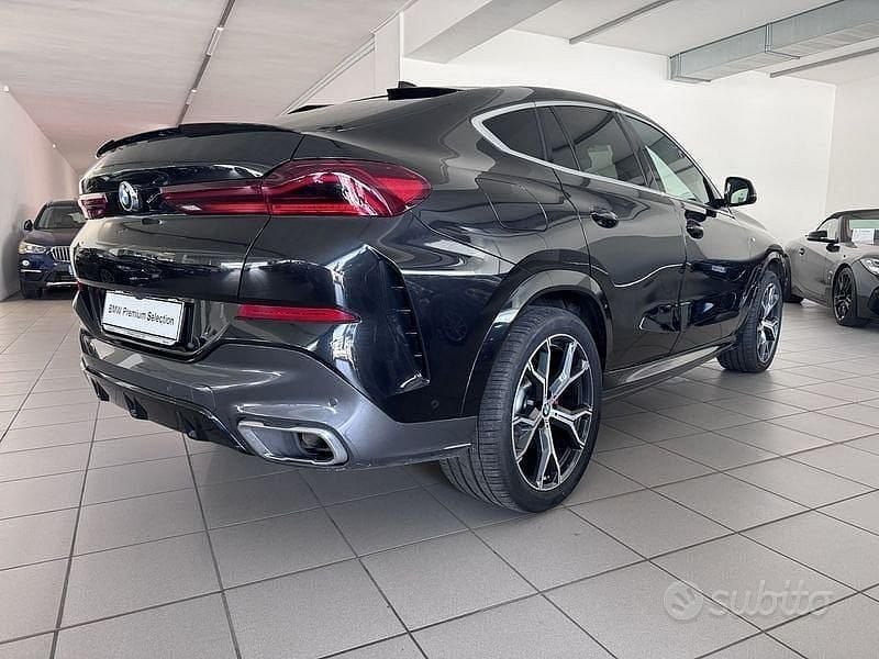 Usata BMW X6 M Sport 333 CV (244 kW) 2022 Blu/azzurro SUV