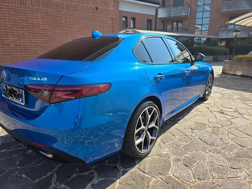 Usata Alfa Romeo Giulia Veloce 211 CV (155 kW) 2018 Blu/azzurro Berlina
