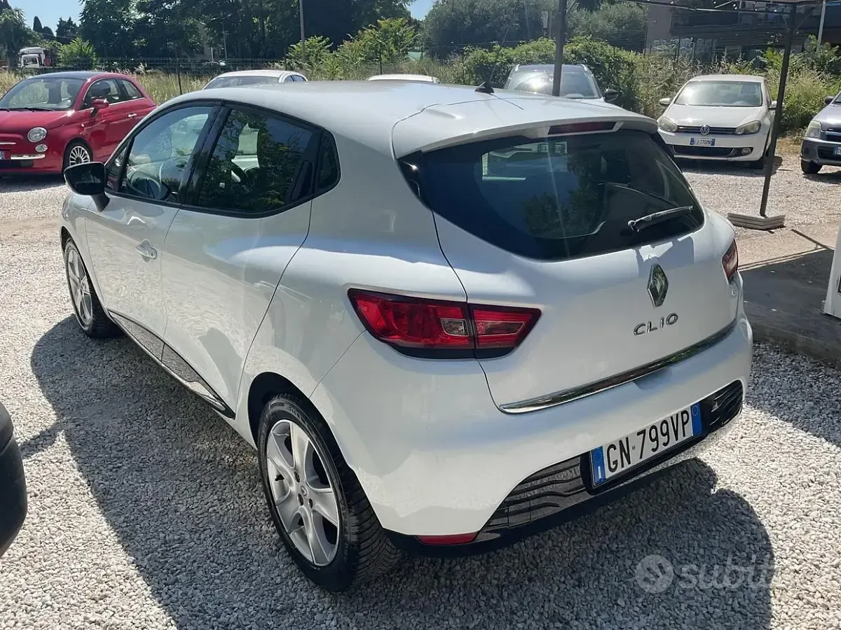Usata Renault Clio IV 73 CV (53 kW) 2013 Bianco Berlina