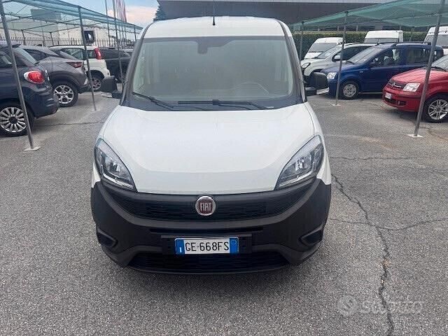Usata Fiat Doblò S 105 CV (77 kW) 2021 Bianco Monovolume