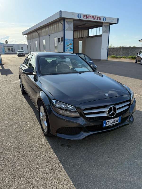 Usata 2015 Mercedes C180 Exclusive Tre volumi | 13.000 € (Ottimo prezzo) - Immagine 1/4