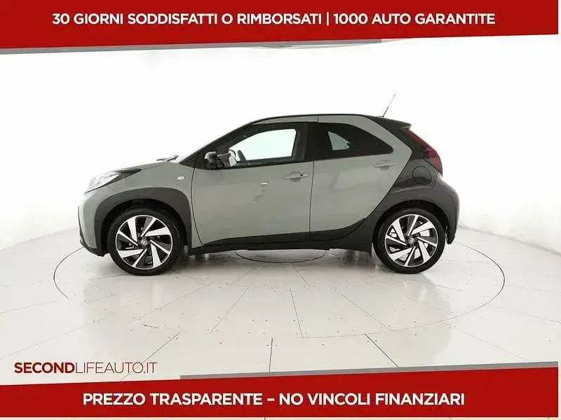 Usata Toyota Aygo X Lounge 72 CV (52 kW) 2024 Verde SUV