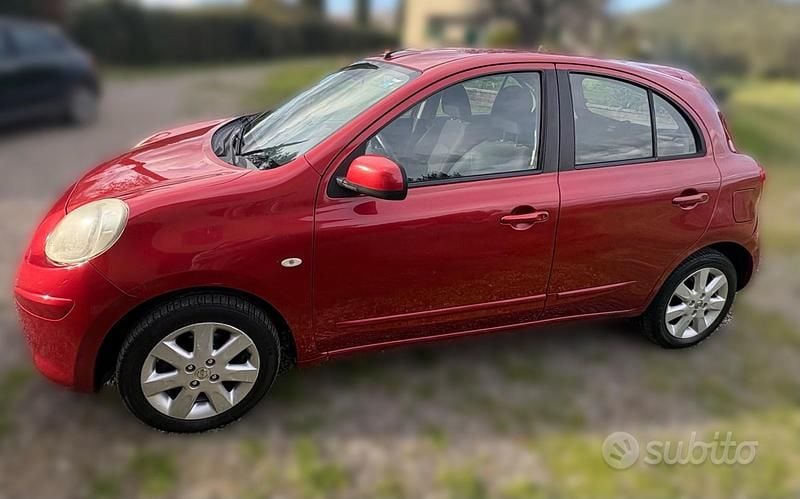 Usata Nissan Micra 98 CV (72 kW) 2011 Rosso Utilitaria