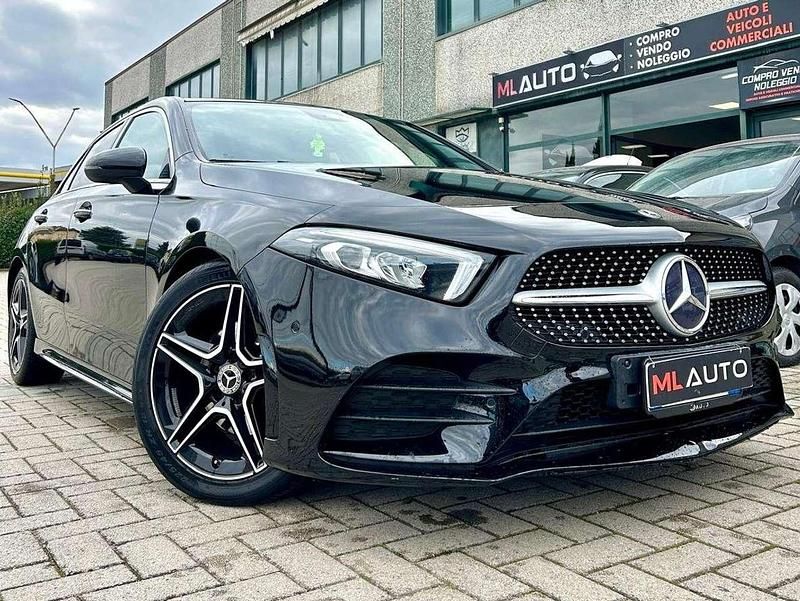 Nero Usata 2018 Mercedes A180 Premium Tre volumi | 22.900 € (Cara) - Immagine 1/4