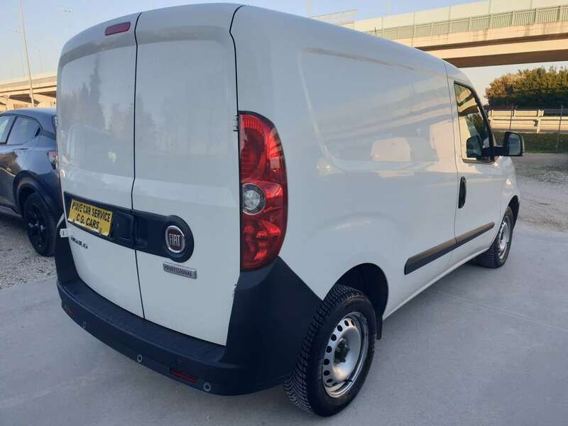 Begagnad Fiat Doblò Easy 95 HK (69 kW) 2020 Vit Minibuss