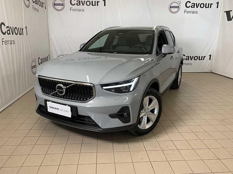 Grigio Usata 2025 Volvo XC40 Core SUV | 33.400 € (Buon prezzo) - Immagine 1/4