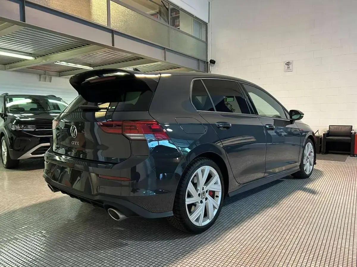 Usata VW Golf VIII GTI Clubsport 300 CV (220 kW) 2023 Grigio Berlina