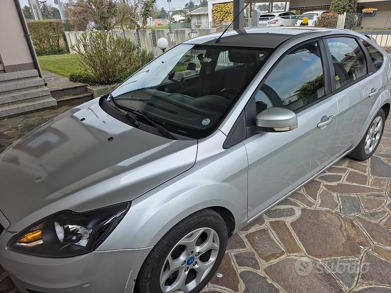 Usata Ford Focus 109 CV (80 kW) 2011 Grigio Berlina