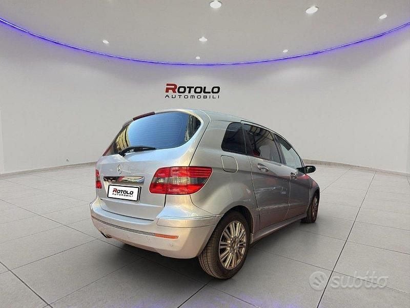Usata Mercedes B150 95 CV (69 kW) 2006 Argento Monovolume