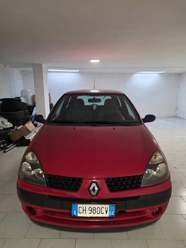 Usata Renault Clio II Dynamique 58 CV (42 kW) 2003 Rosso Berlina