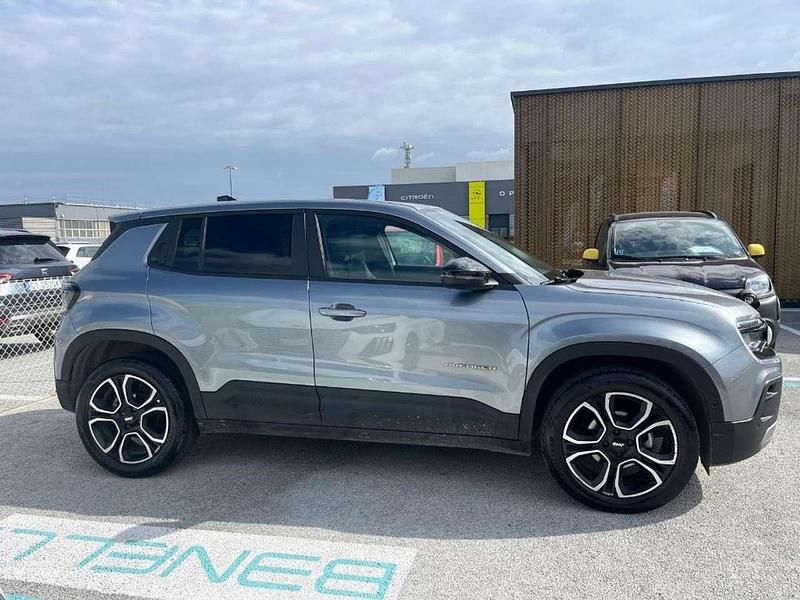 Usata Jeep Avenger Summit 101 CV (74 kW) 2025 Grigio artense SUV