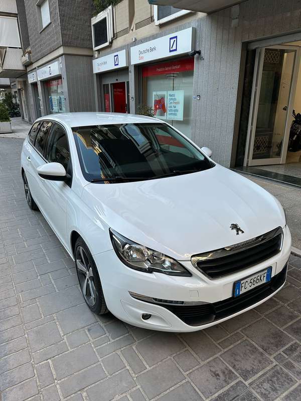 Usato 2016 Peugeot 308 1.6 Diesel 120 CV (6.300 €)