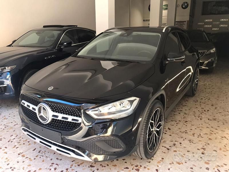 Usata Mercedes GLA180 116 CV (85 kW) 2022 Nero SUV