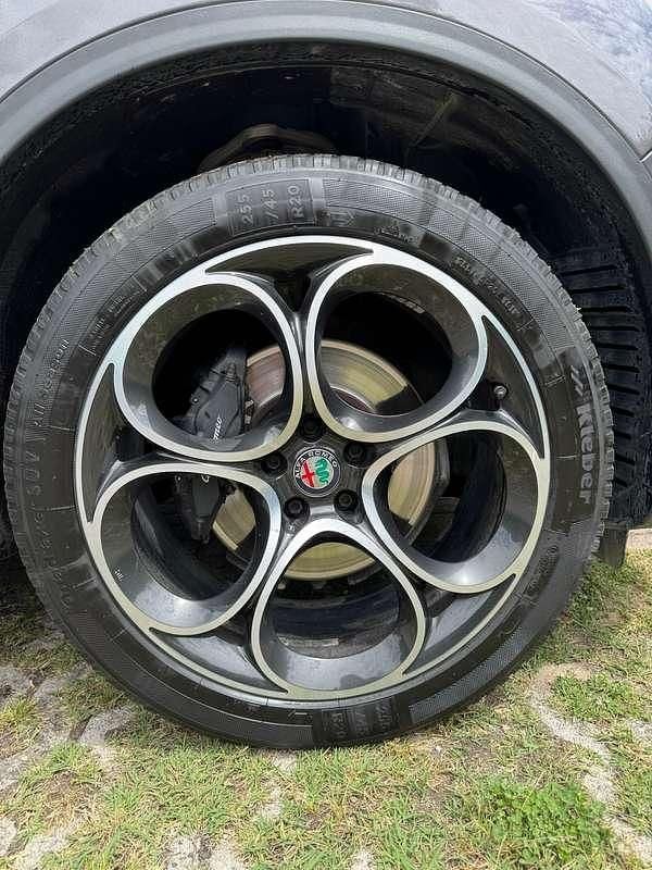 Usata Alfa Romeo Stelvio Business 209 CV (153 kW) 2019 Grigio SUV