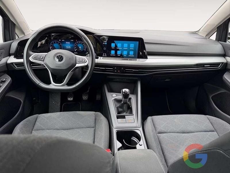 Usata VW Golf VIII Style 131 CV (96 kW) 2022 Grigio Utilitaria