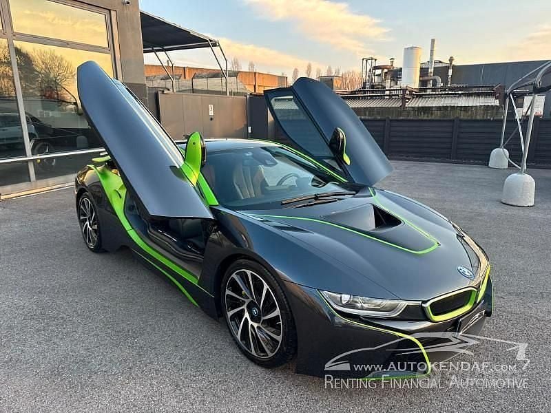 Usata BMW i8 Efficient Dynamics 231 CV (169 kW) 2015 Grigio Coupé