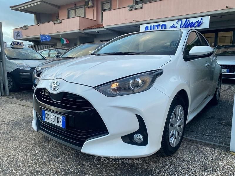 Bianco Usata 2022 Toyota Yaris Active Berlina | 11.700 € (Ottimo prezzo) - Immagine 1/4