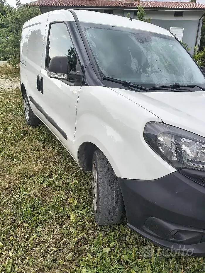 Usata Fiat Doblò 95 CV (69 kW) 2021 Monovolume