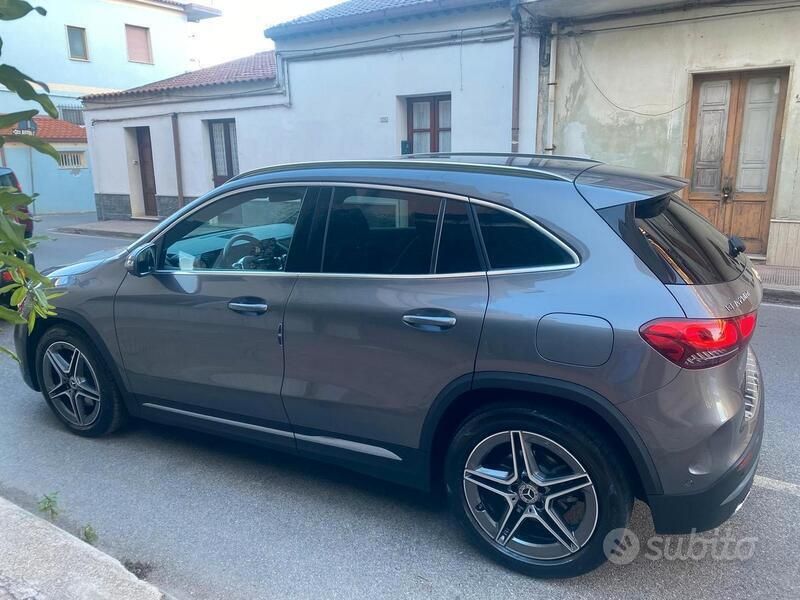 Usata Mercedes GLA200 Premium 136 CV (100 kW) 2022 Grigio SUV
