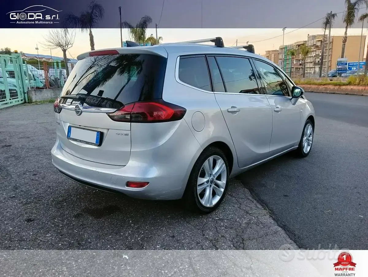 Usata Opel Zafira Tourer Cosmo 136 CV (100 kW) 2016 Grigio Monovolume