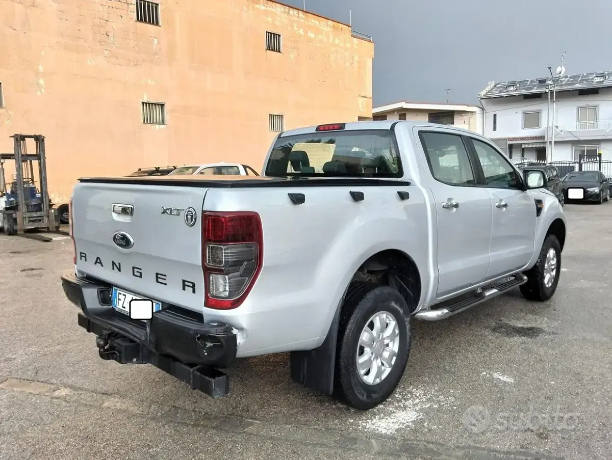 Usata Ford Ranger 150 CV (110 kW) 2016 Grigio Pick-up