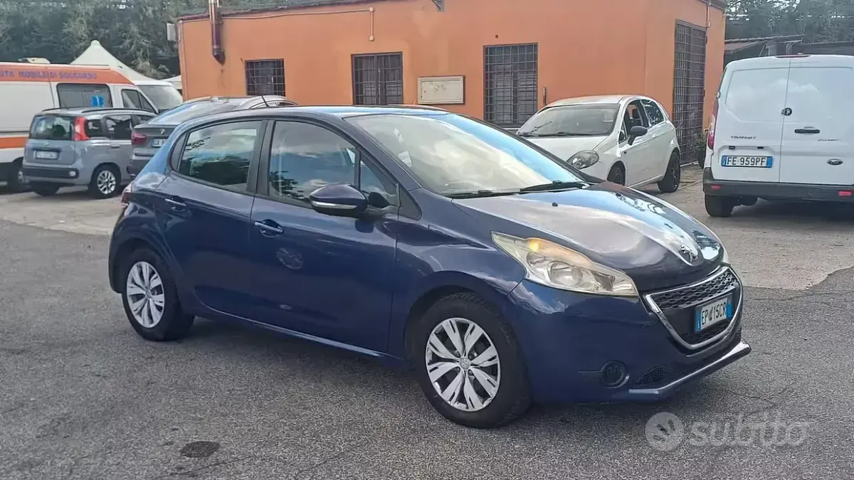Usata Peugeot 208 Allure 68 CV (50 kW) 2013 Blu Utilitaria