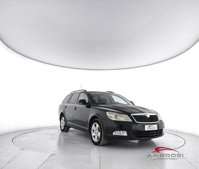 Usata Skoda Octavia Comfort 105 CV (77 kW) 2009 Nero Station wagon