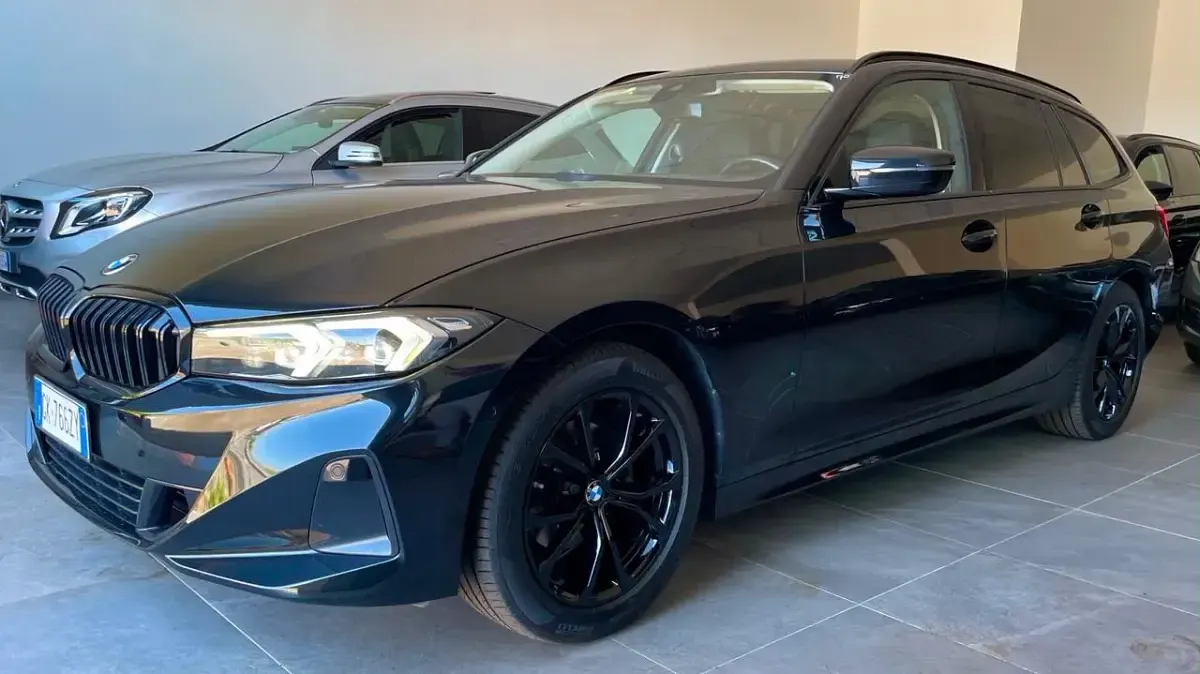 Usata BMW 318 Advantage 150 CV (110 kW) 2022 Nero Station wagon