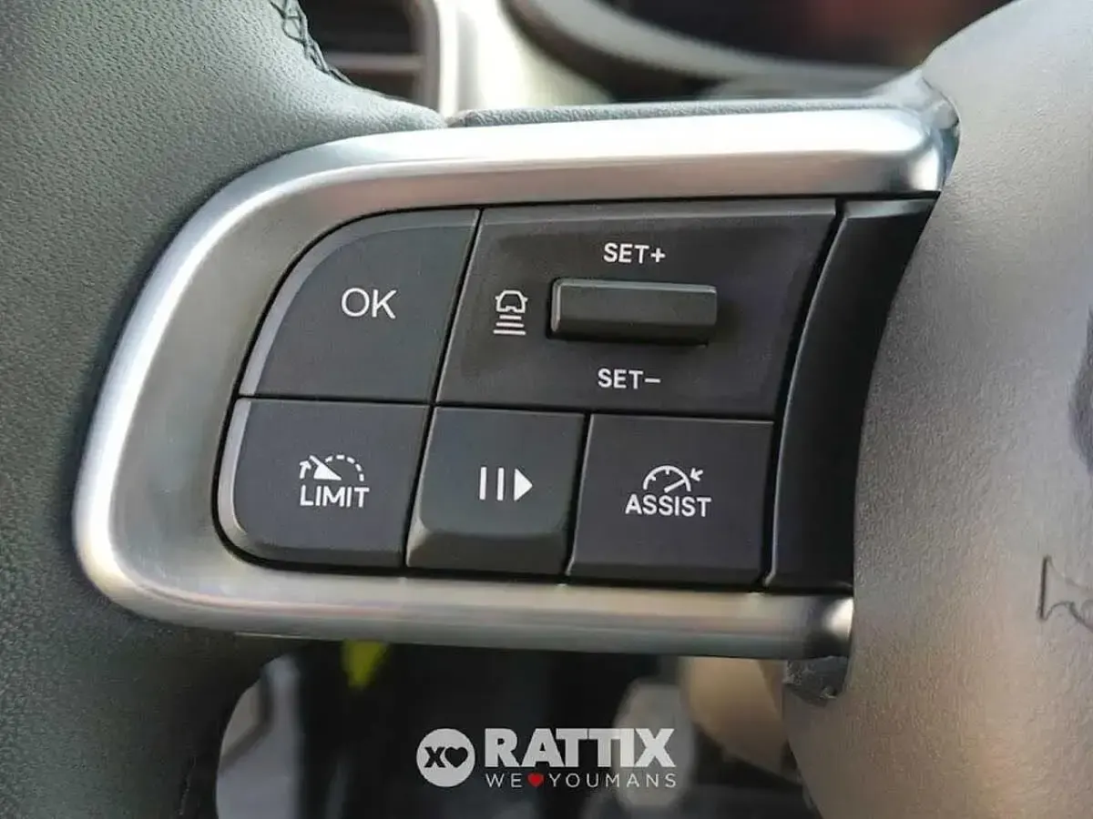 Usata Jeep Avenger Summit 101 CV (74 kW) 2025 Grigio SUV