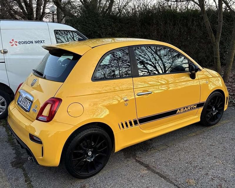 Giallo Usata 2020 Abarth 595 Pista Berlina | 15.500 € (Ottimo prezzo) - Immagine 1/4