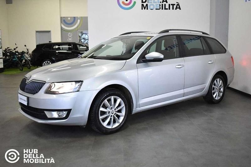 Usata Skoda Octavia G-TEC Active 110 CV (80 kW) 2015 Argento Station wagon