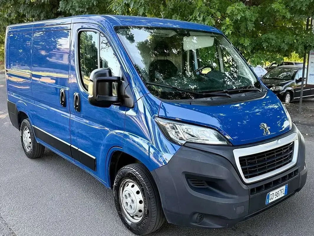 Usata Peugeot Boxer 140 CV (102 kW) 2021 Blu/azzurro Furgone