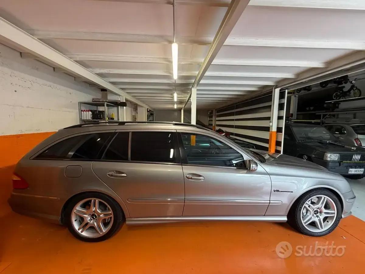 Usata Mercedes E55 AMG AMG 476 CV (350 kW) 2004 Grigio Station wagon