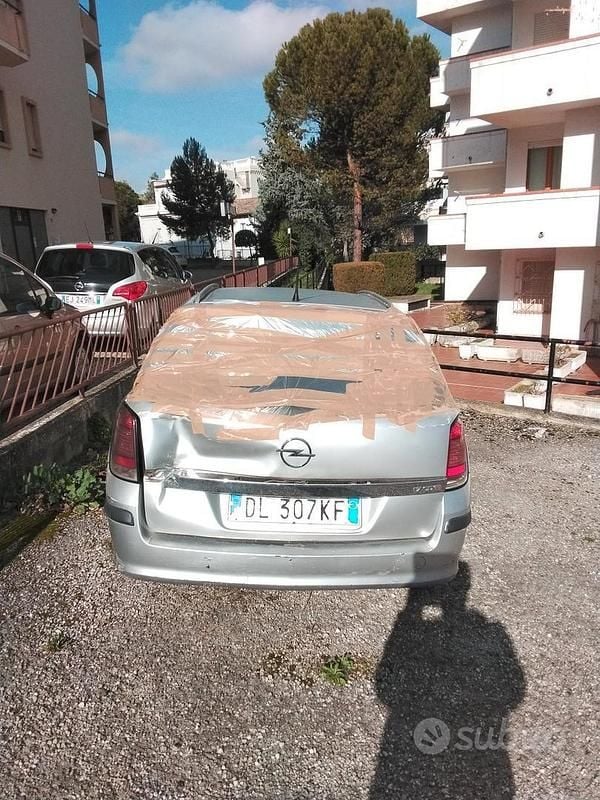 Usata Opel Astra 80 CV (58 kW) 2005 Station wagon