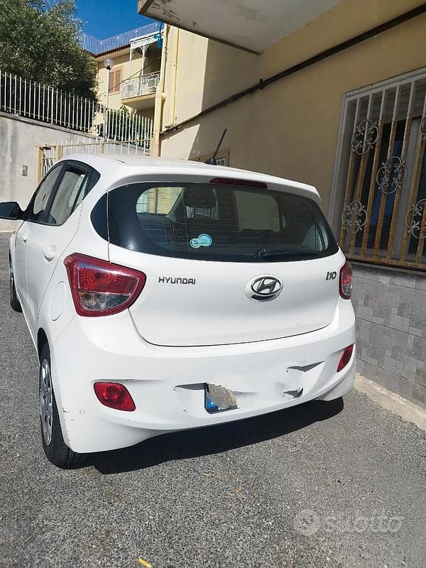 Usata Hyundai i10 67 CV (49 kW) 2014 Bianco Utilitaria