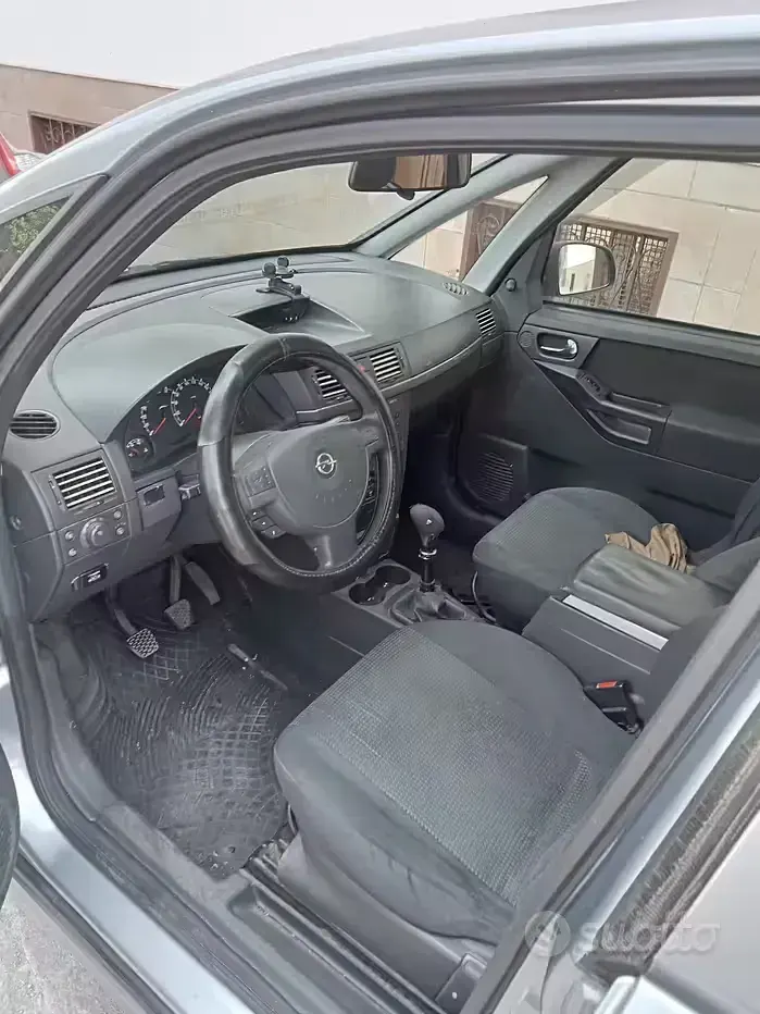 Usata Opel Meriva 90 CV (66 kW) 2010 Monovolume