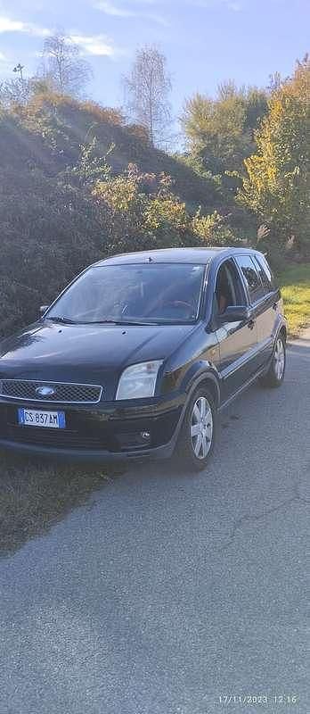 Usata Ford Fusion 90 CV (66 kW) 2005 Utilitaria