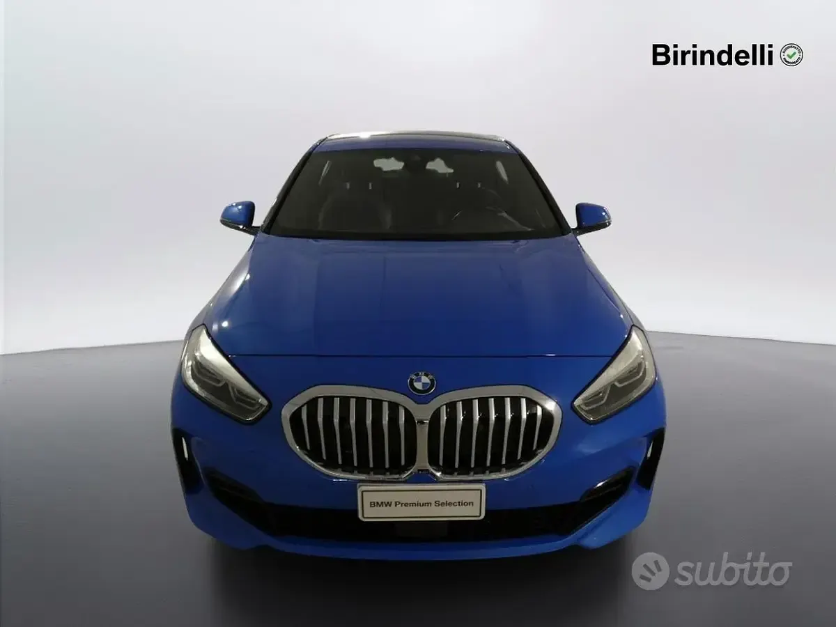 Usata BMW 118 M Sport 136 CV (100 kW) 2022 Misano blue metallizzato Utilitaria